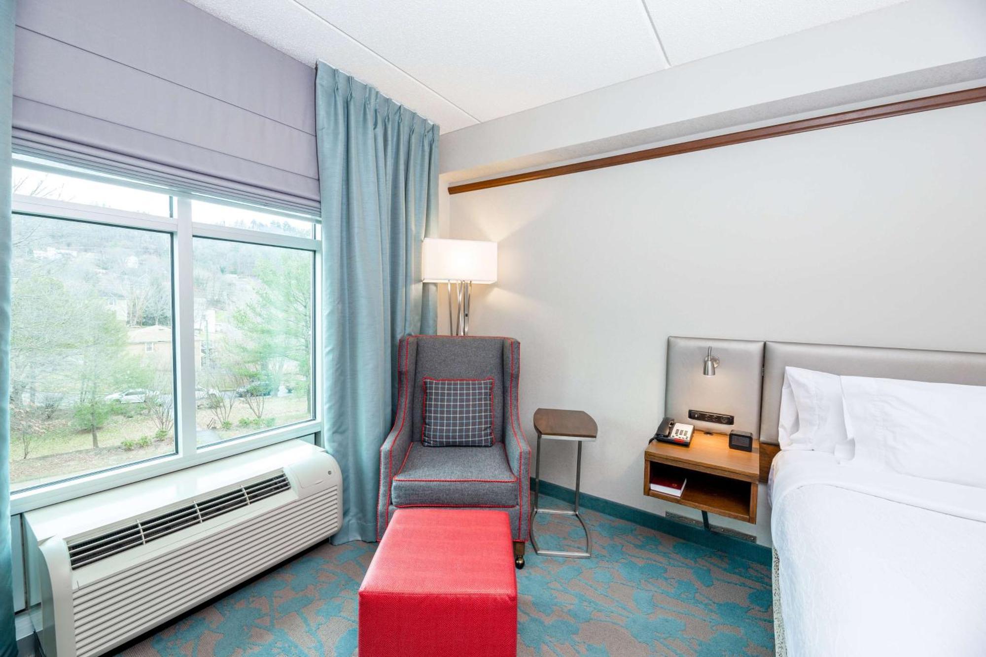 Hilton Garden Inn Asheville Downtown Exteriör bild