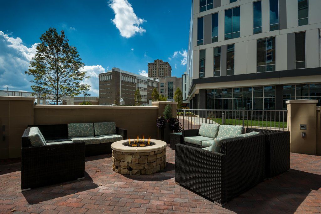 Hilton Garden Inn Asheville Downtown Exteriör bild