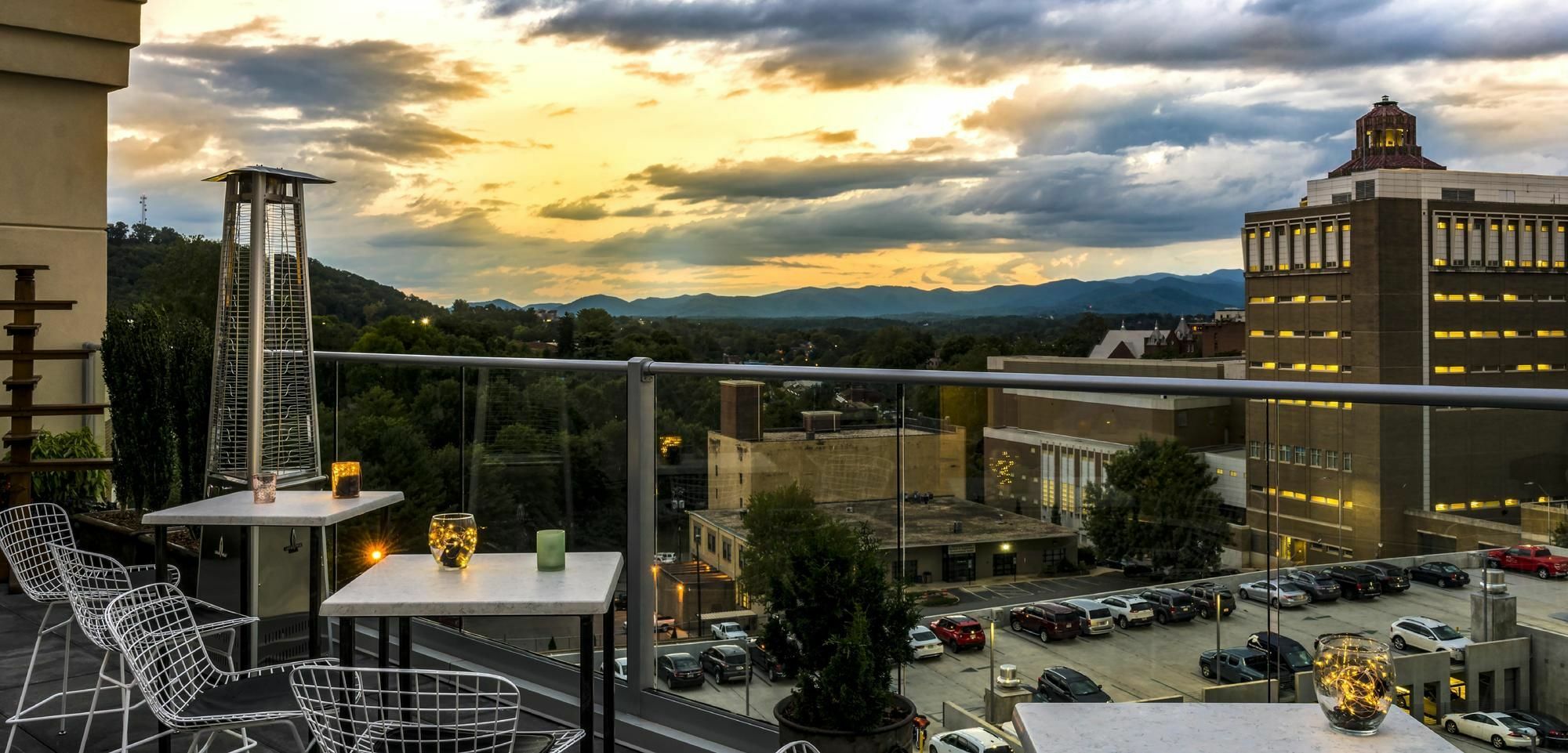 Hilton Garden Inn Asheville Downtown Exteriör bild